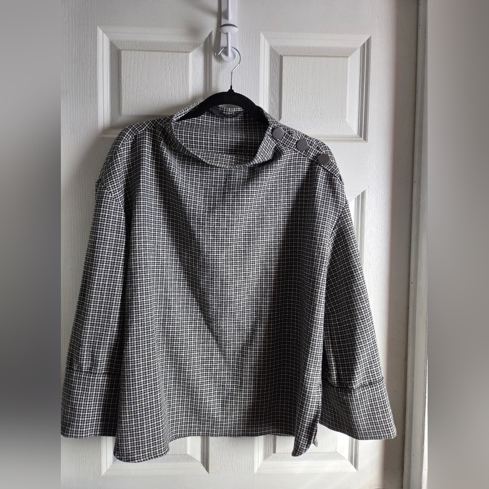 Zara Black and White Long Sleeve Shirt with High Collar